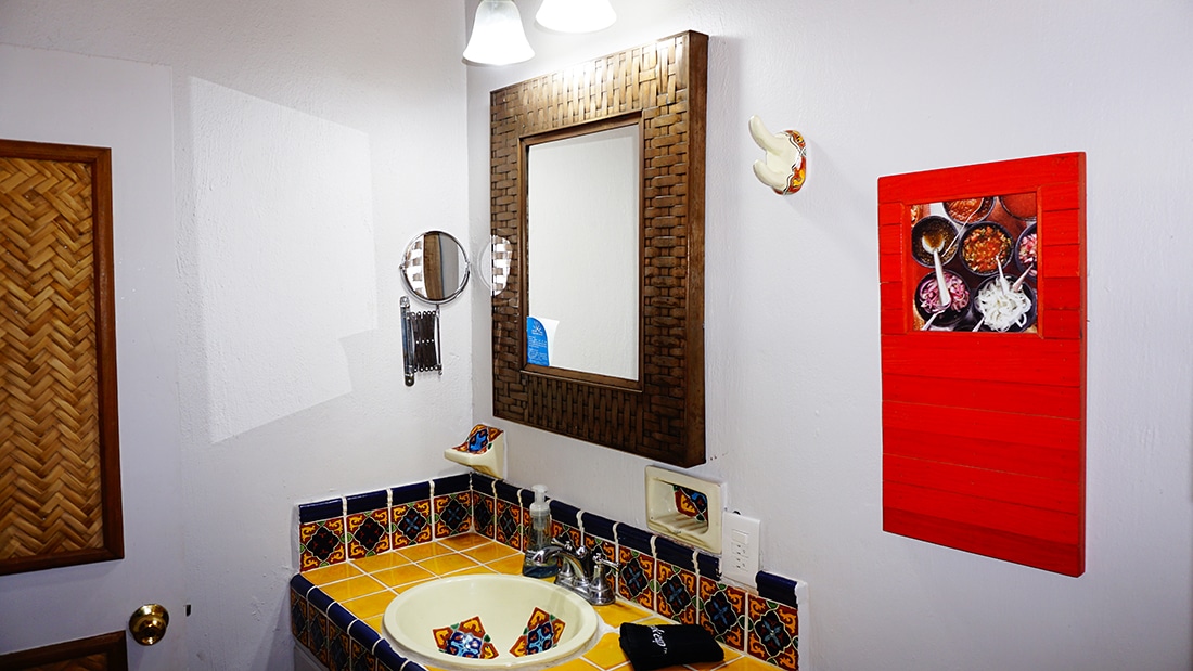 La Luna bathroom mirror