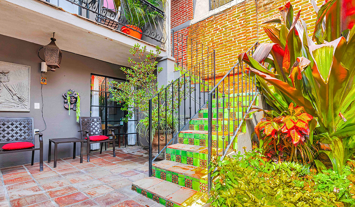 Shared patio for rooms 8 and 9