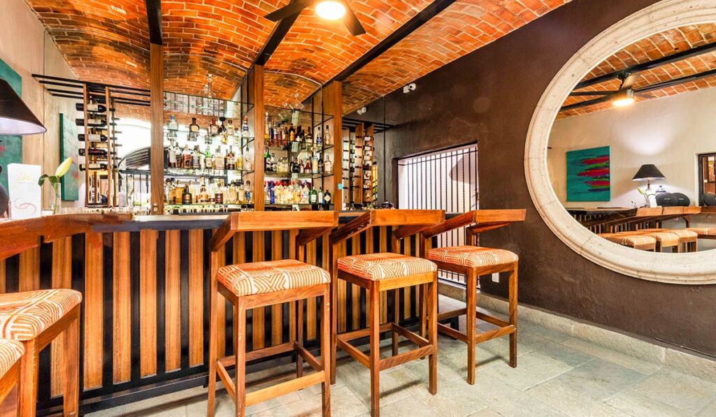 bar